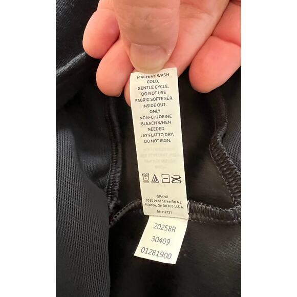 Assets by SPANX Faux Leather Leggings Black High Rise Shaping Size XL EUC - Picture 7 of 7